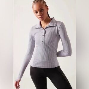 Athleta Flurry Seamless Henley Top
Size Medium